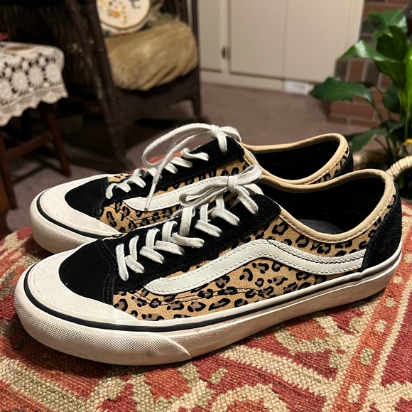 Vans Tan & Black Cheetah Skater Sneakers 9 women 7.5 men - Picture 3 of 14